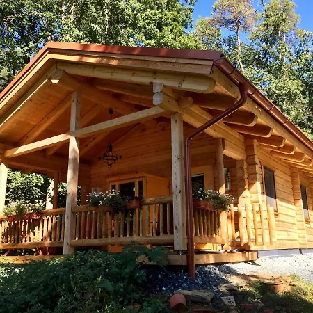 Blockhaus Chalet Mit Beheizbarem Badefass Und Infrarotsauna Auf Der Terrasse Oberschutzen Exterior photo