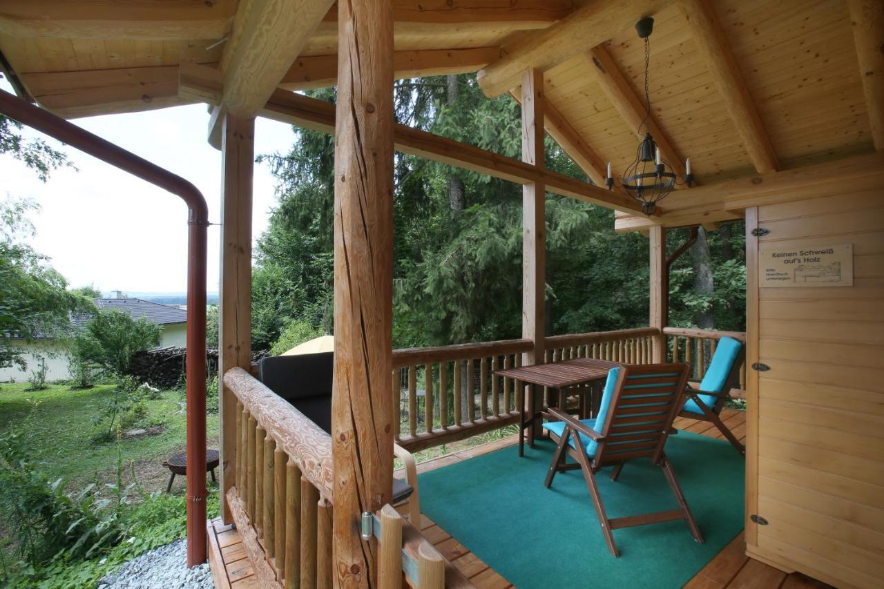 Chalet Blockhaus Mit Beheizbarem Badefass Und Infrarotsauna Auf Der Terrasse Oberschutzen