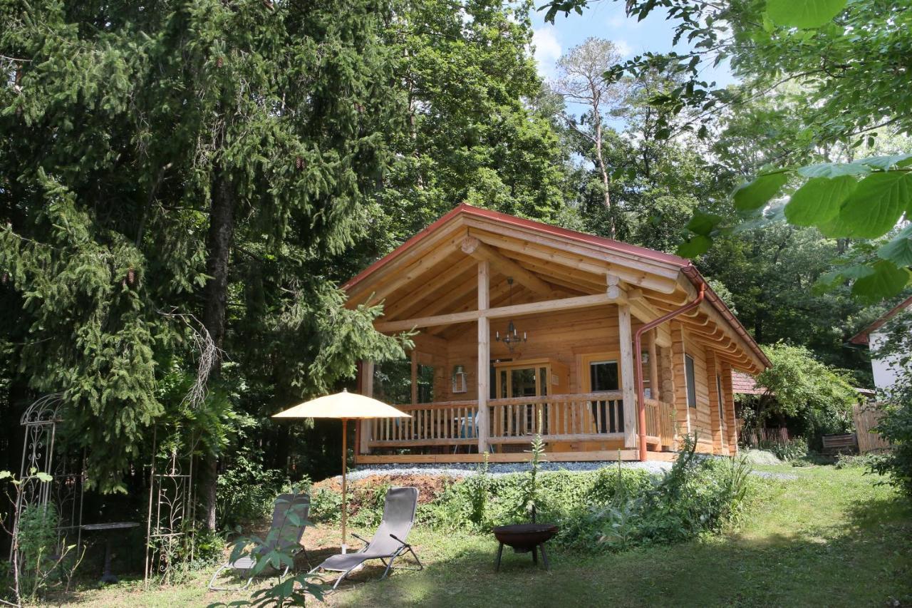 Chalet Blockhaus Mit Beheizbarem Badefass Und Infrarotsauna Auf Der Terrasse Oberschutzen