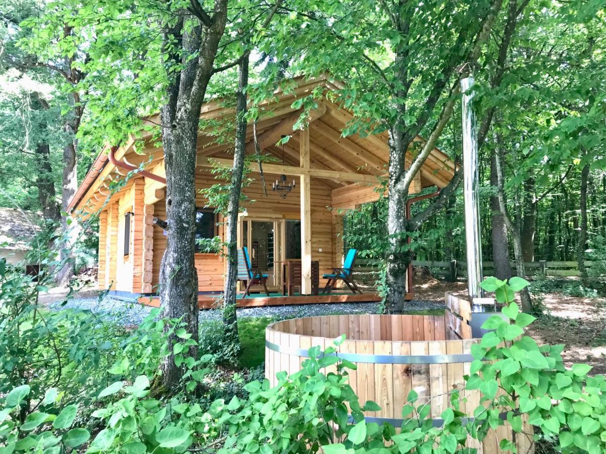 Blockhaus Mit Beheizbarem Badefass Und Infrarotsauna Auf Der Terrasse Chalet Oberschutzen