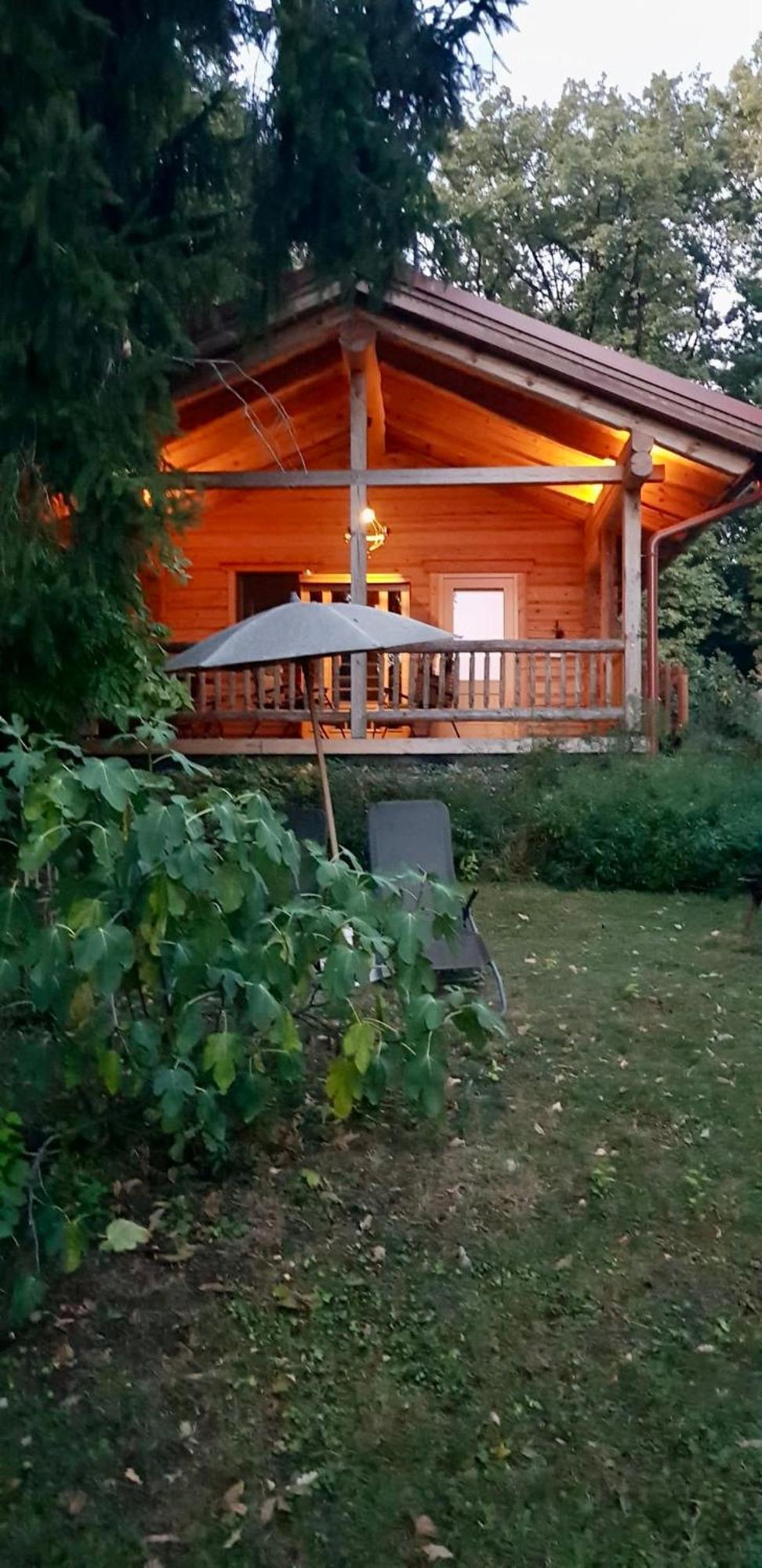 Blockhaus Mit Beheizbarem Badefass Und Infrarotsauna Auf Der Terrasse * Oberschutzen